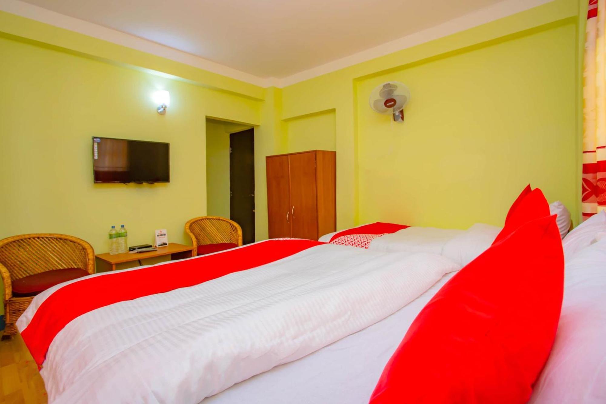 Oyo 589 Hotel Trimurti Kathmandu Exterior photo